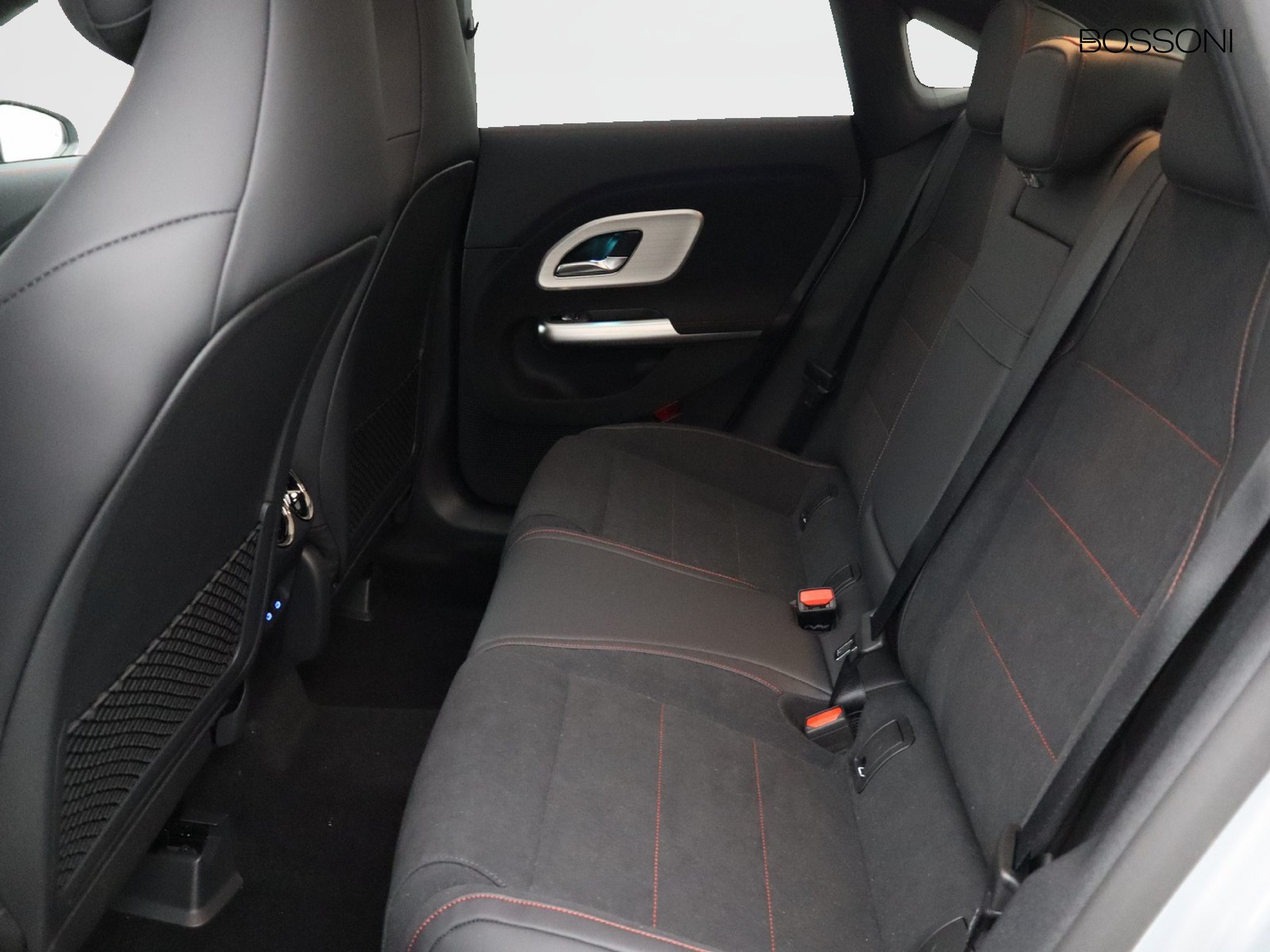 8 - Mercedes CLA 200 advanced plus 4matic auto