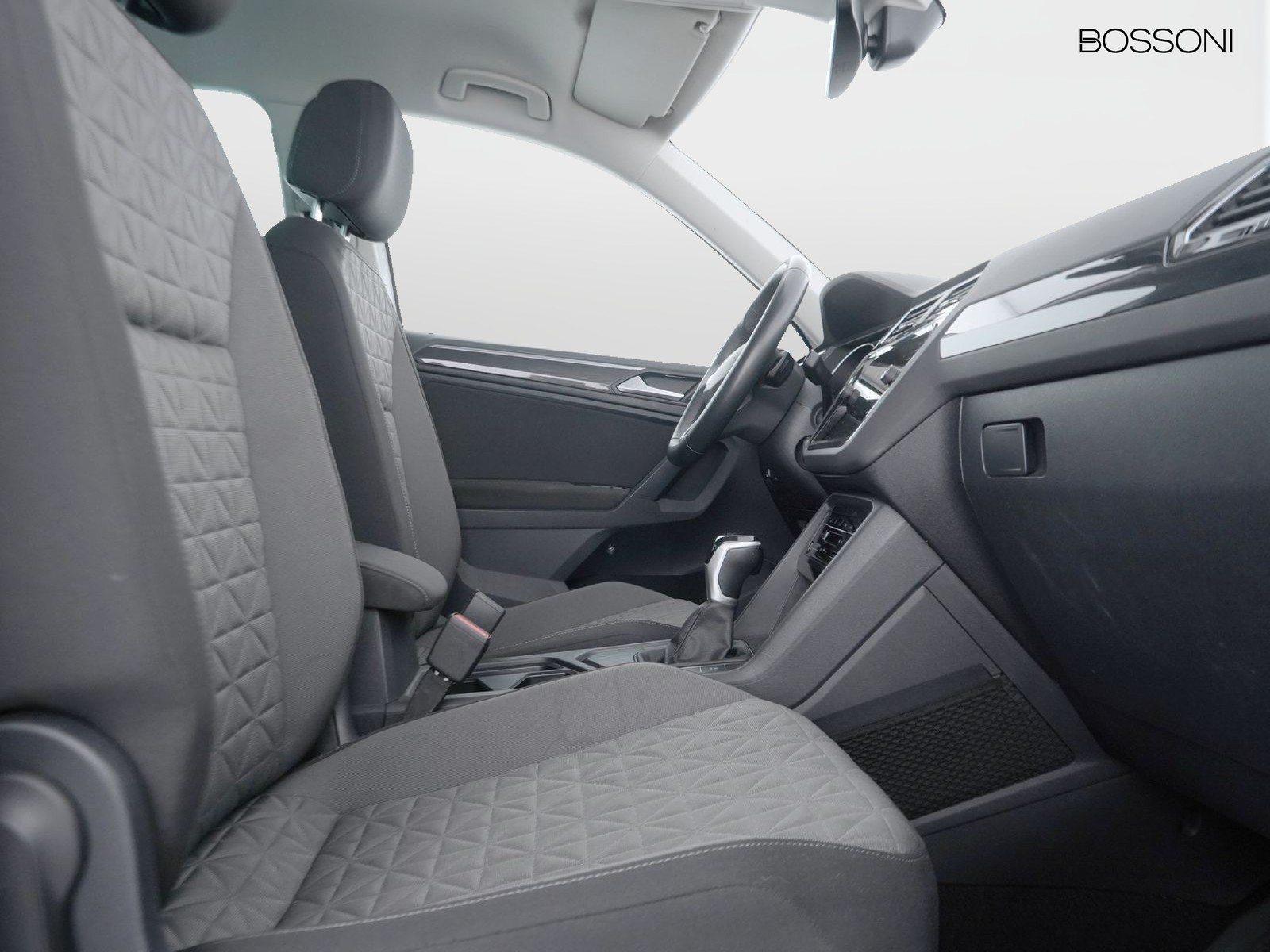 8 - Volkswagen Tiguan 2.0 tdi scr 150cv life dsg