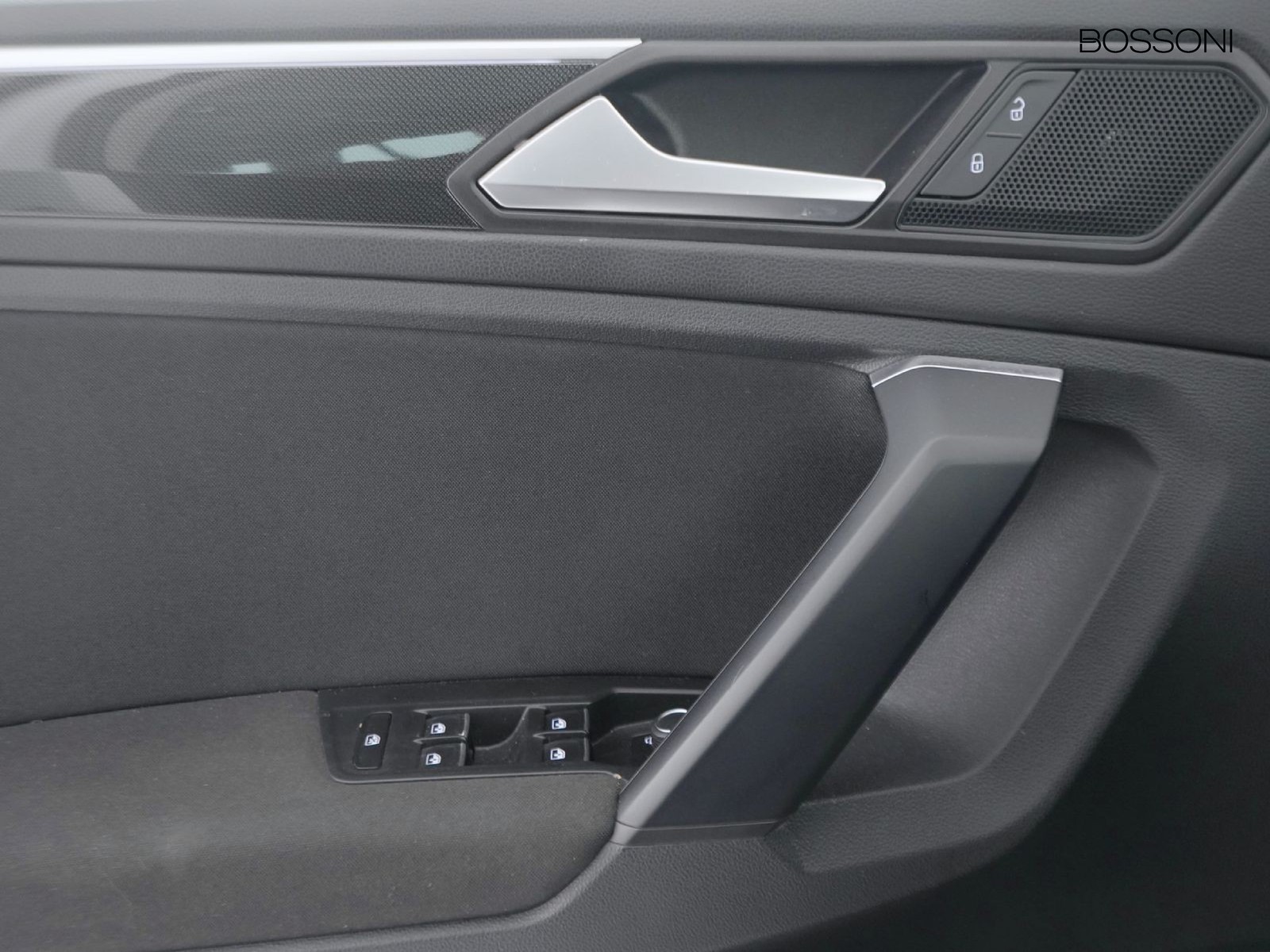 17 - Volkswagen Tiguan 2.0 tdi scr 150cv life dsg