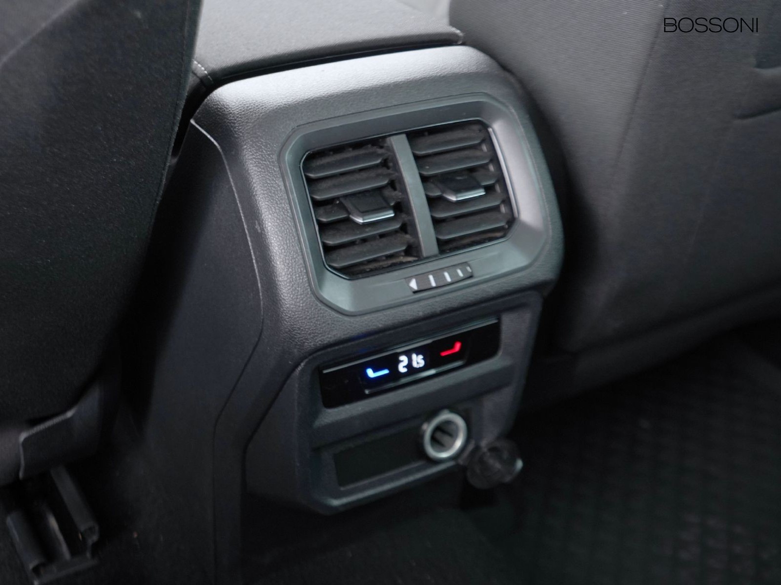 27 - Volkswagen Tiguan 2.0 tdi scr 150cv life dsg