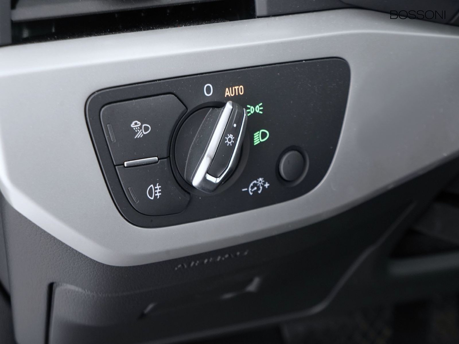 11 - Audi A4 avant 30 2.0 tdi mhev 136cv business advanced s tronic