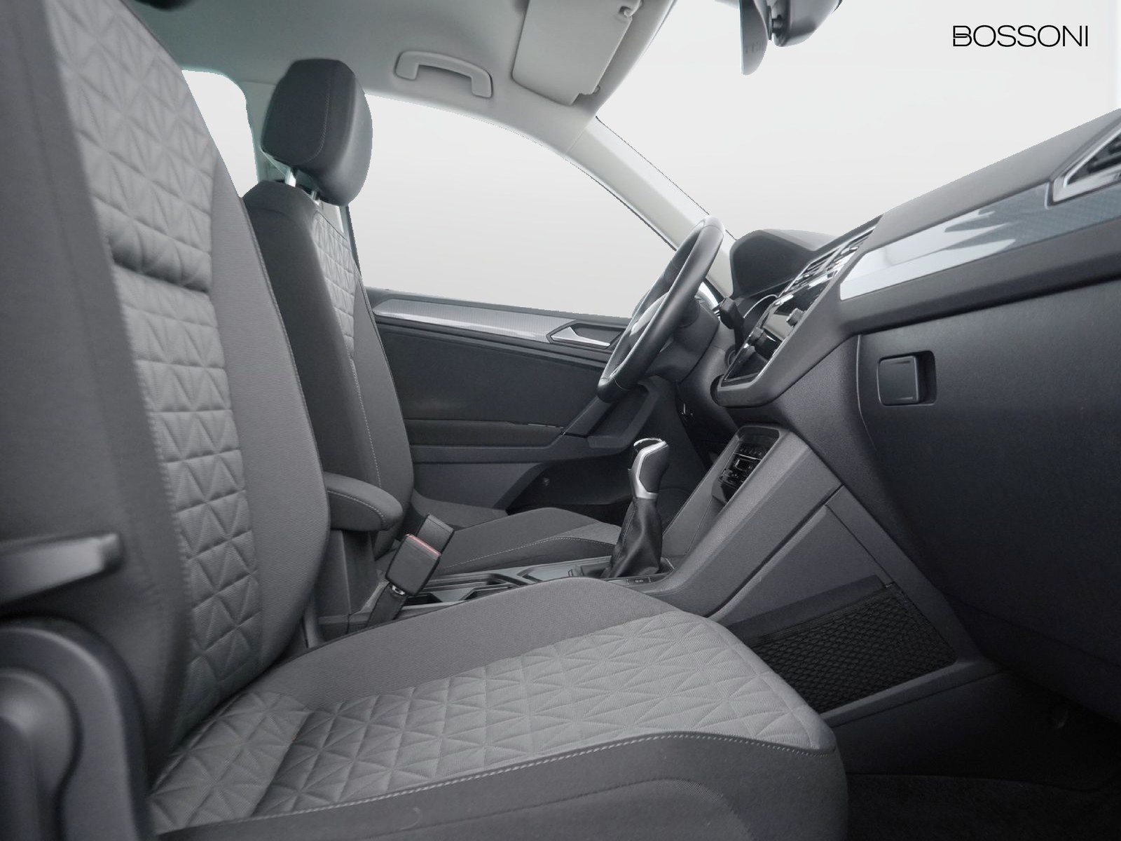 8 - Volkswagen Tiguan 1.5 tsi act 130cv life