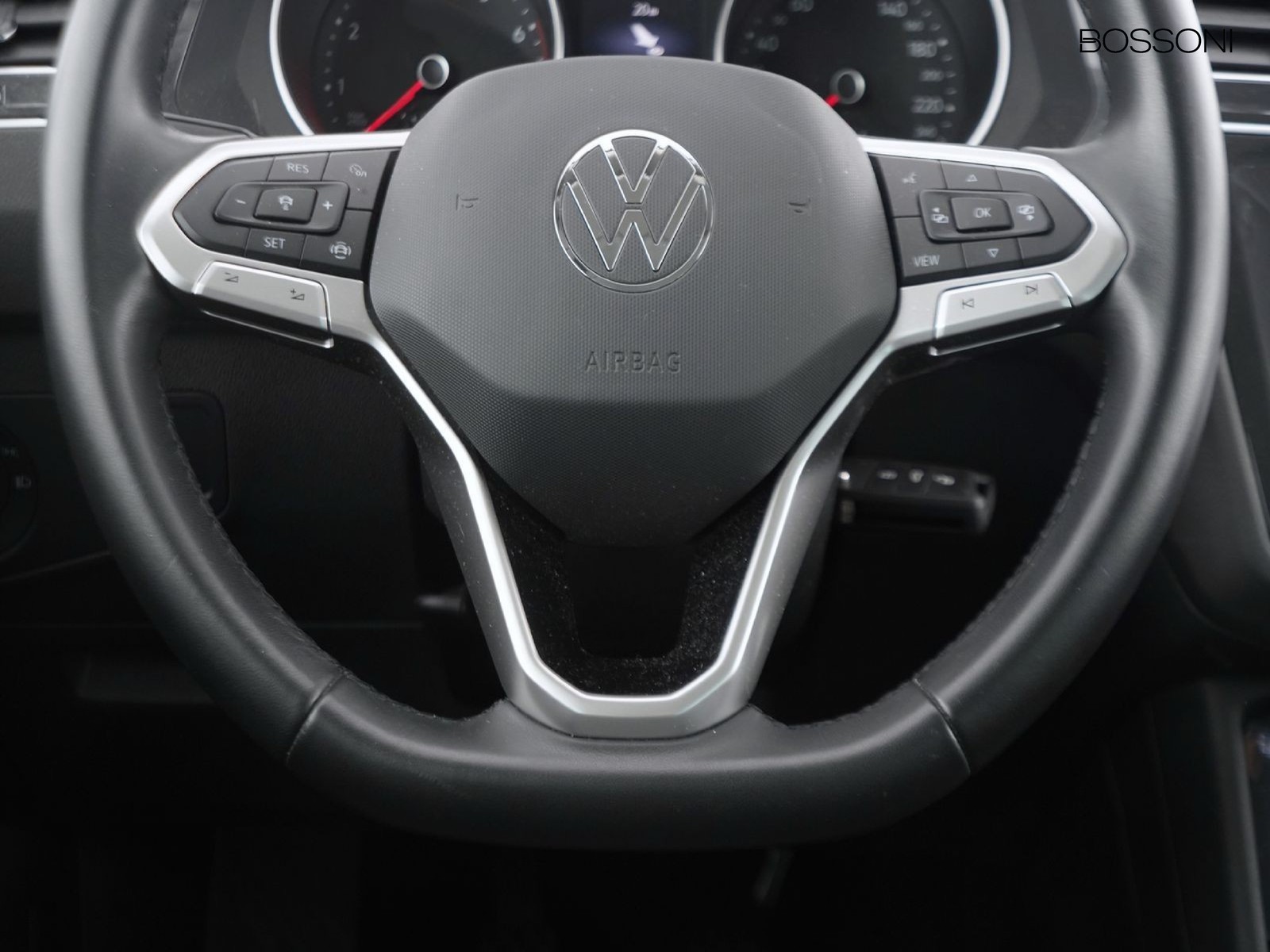 14 - Volkswagen Tiguan 1.5 tsi act 130cv life