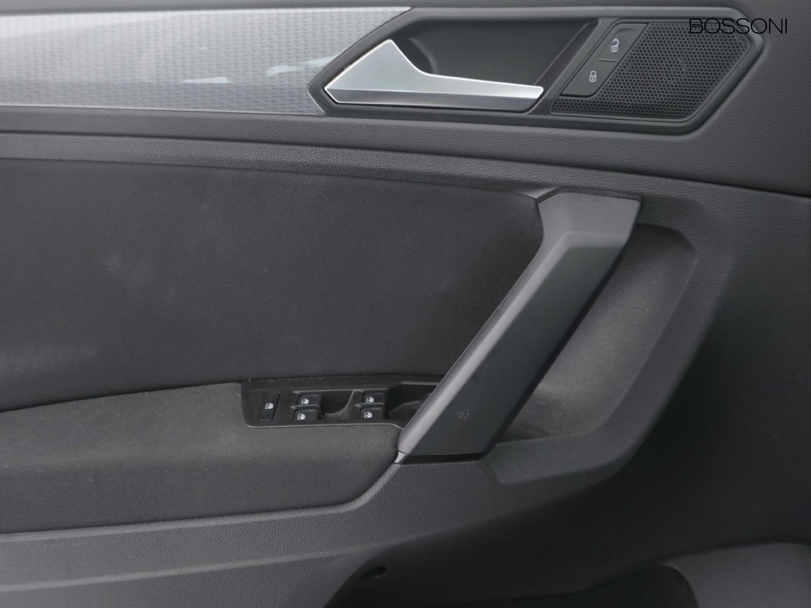 16 - Volkswagen Tiguan 1.5 tsi act 130cv life