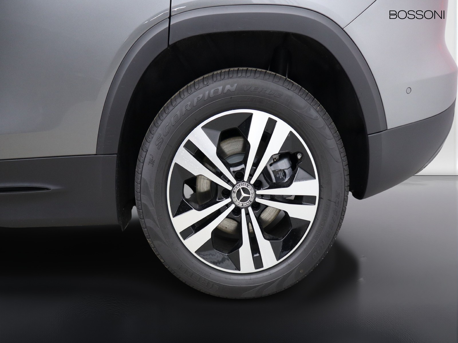 4 - Mercedes GLB 200 d progressive advanced plus 4matic 8g-dct 7p.ti