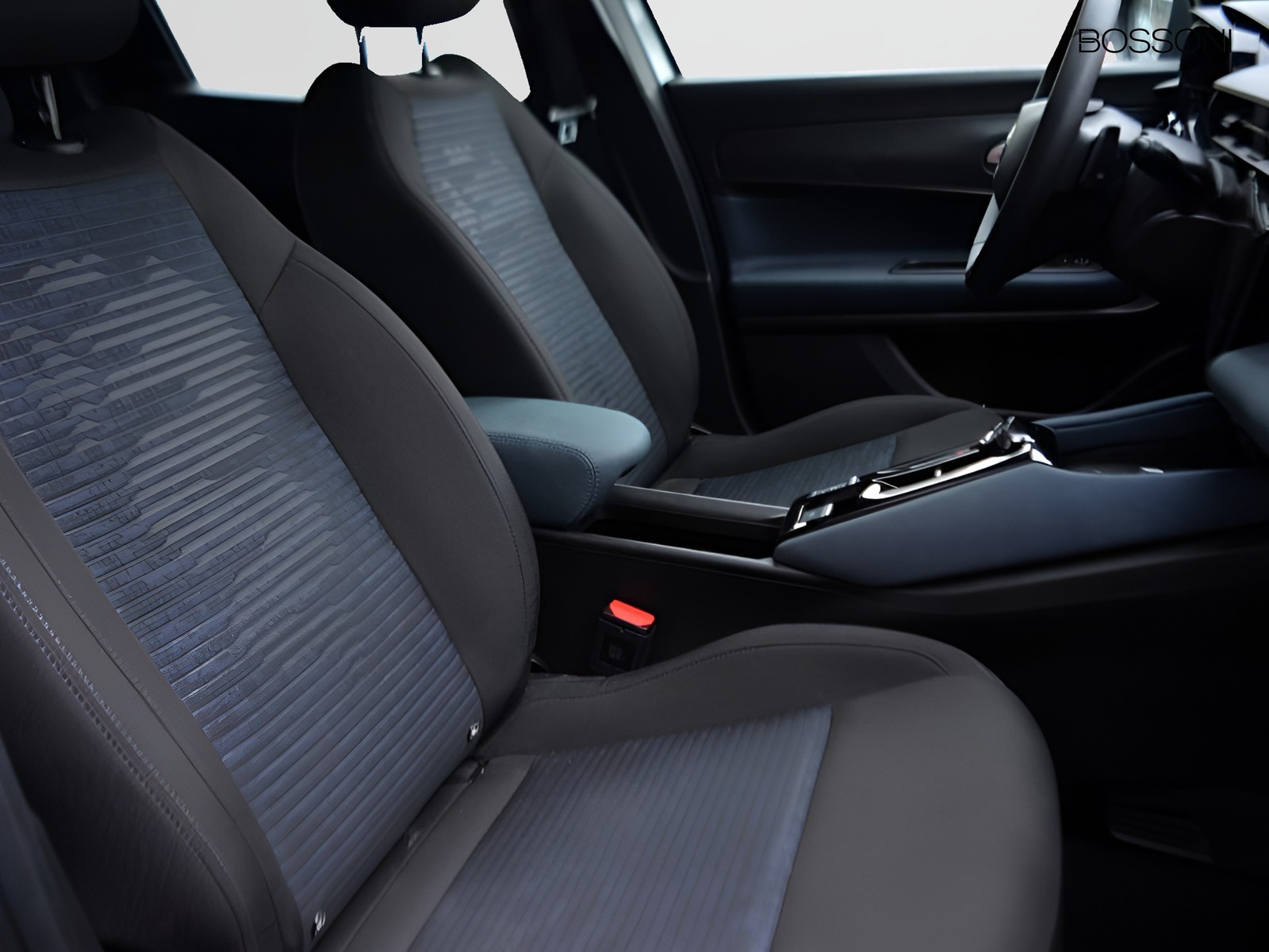 5 - Alfa Romeo Junior 1.2 hybrid 145cv ibrida edct6