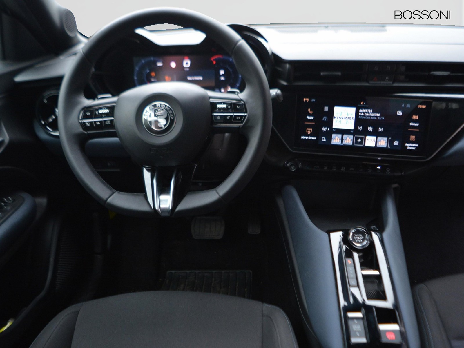 9 - Alfa Romeo Junior 1.2 hybrid 145cv ibrida edct6