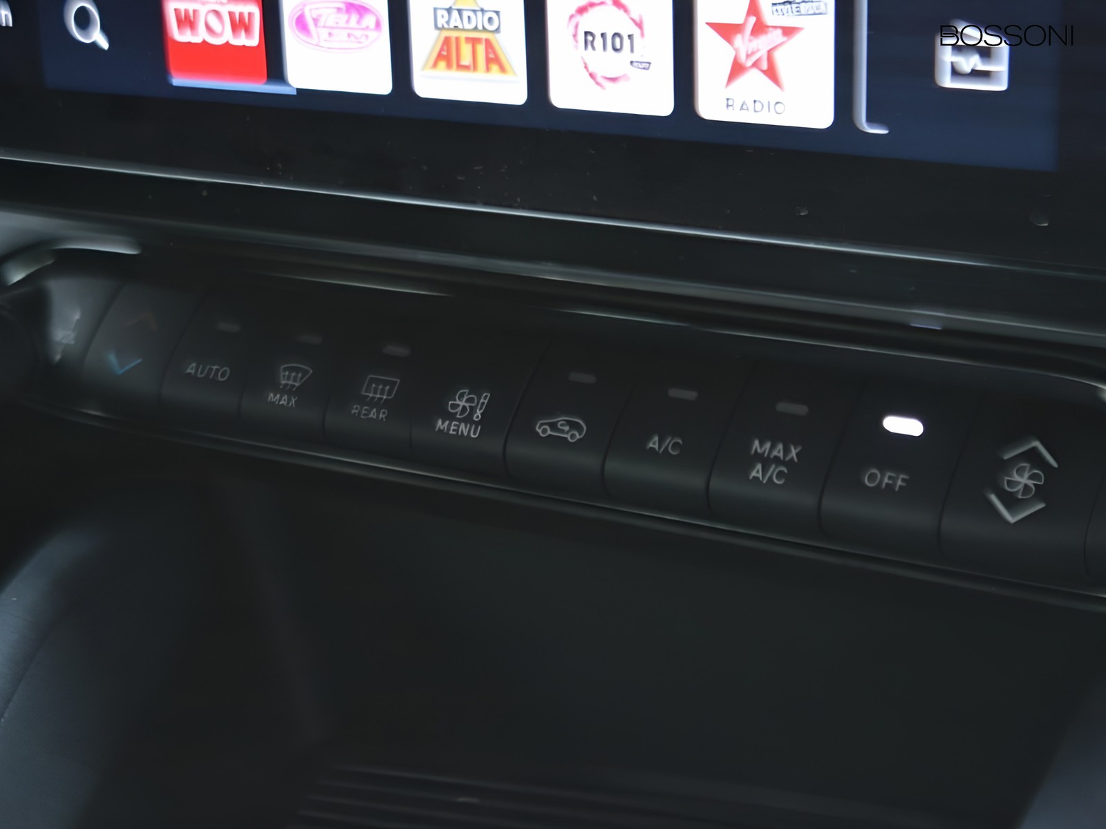 11 - Alfa Romeo Junior 1.2 hybrid 145cv ibrida edct6