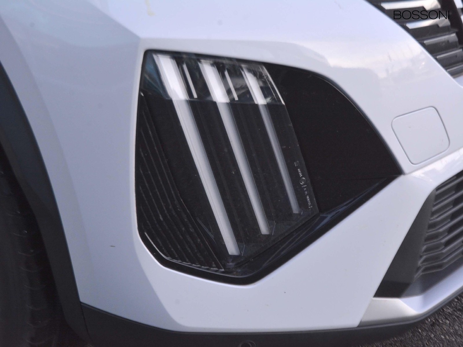 22 - Peugeot 2008 1.2 puretech 100cv allure s&s