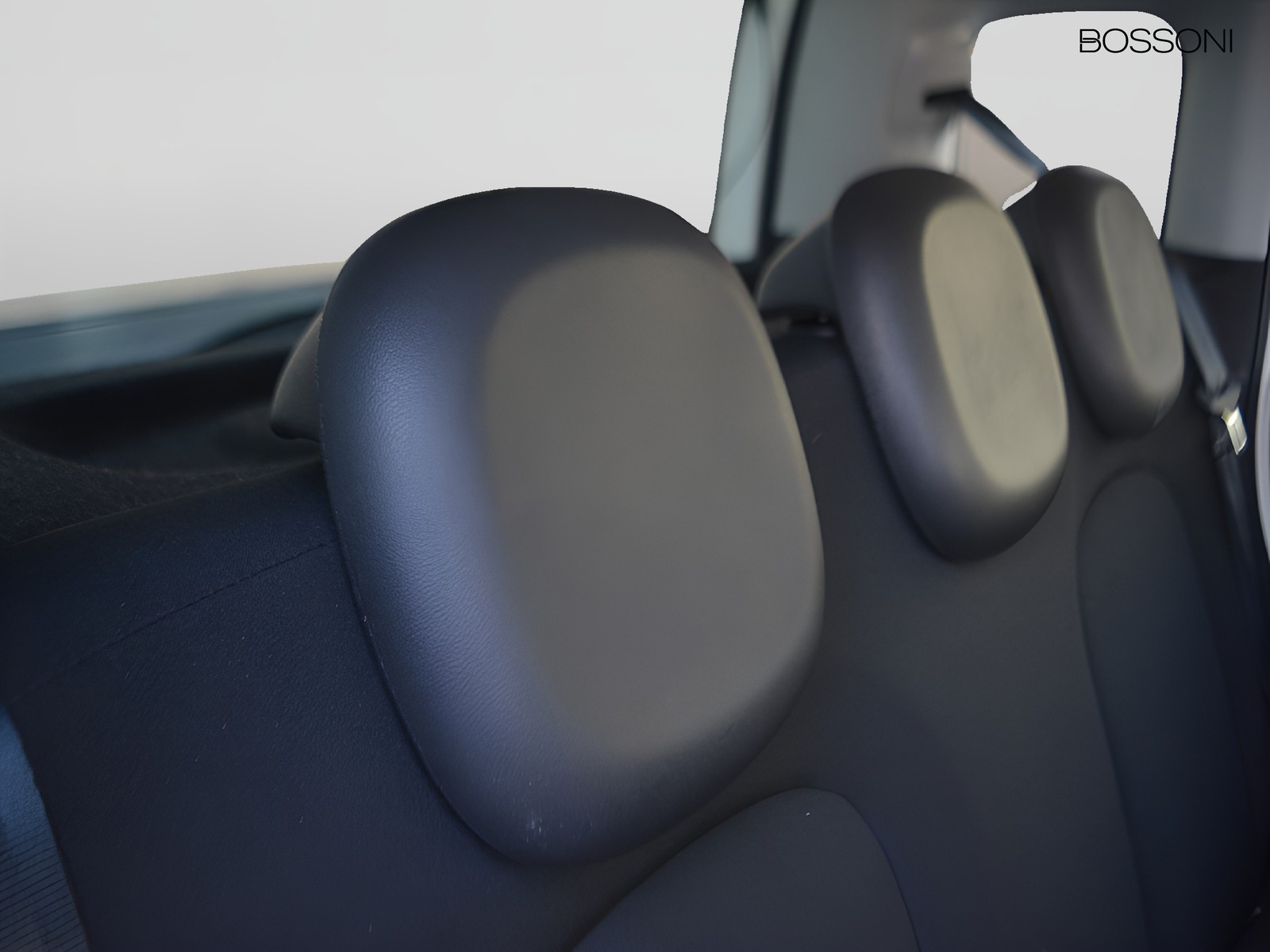 6 - Fiat Panda cross 1.0 firefly hybrid 70cv s&s 5p.ti