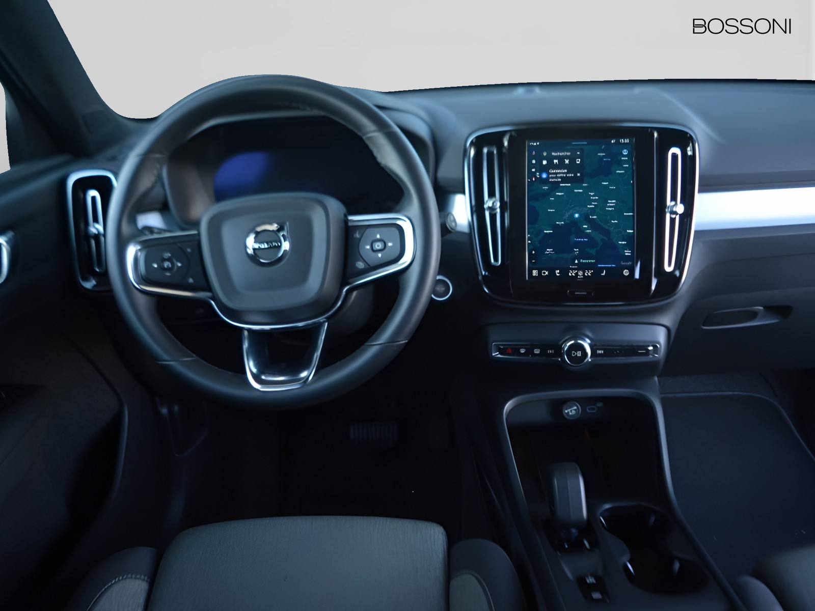 9 - Volvo XC40 2.0 b3 core automatico