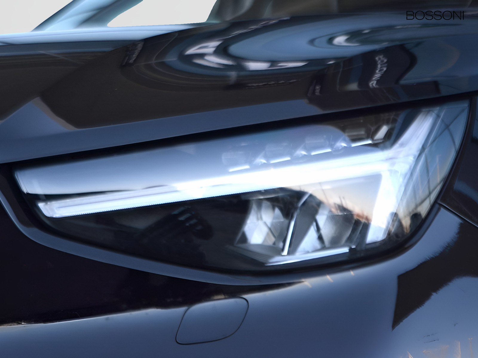 20 - Volvo XC40 2.0 b3 core automatico