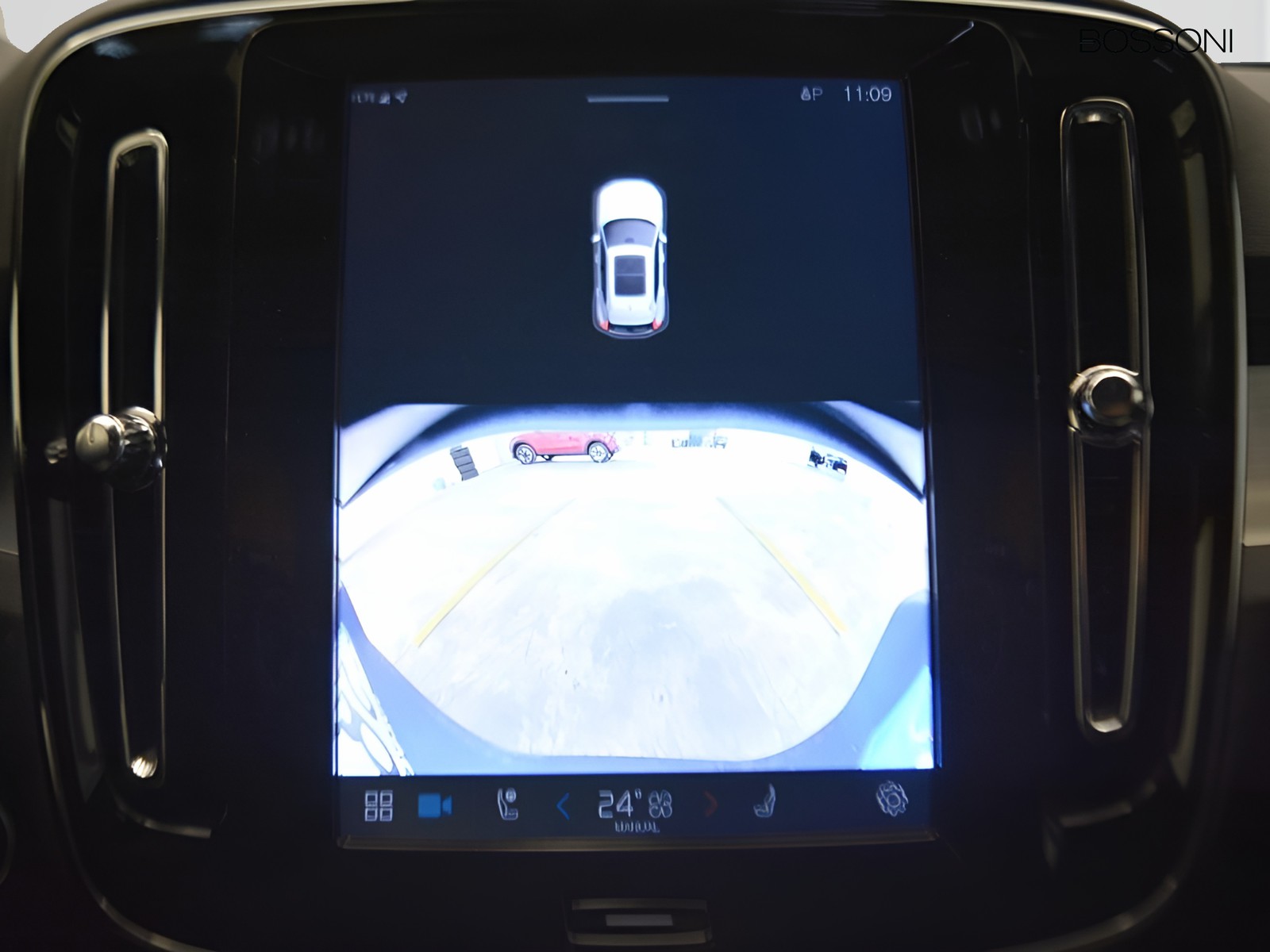 16 - Volvo XC40 2.0 b3 core automatico