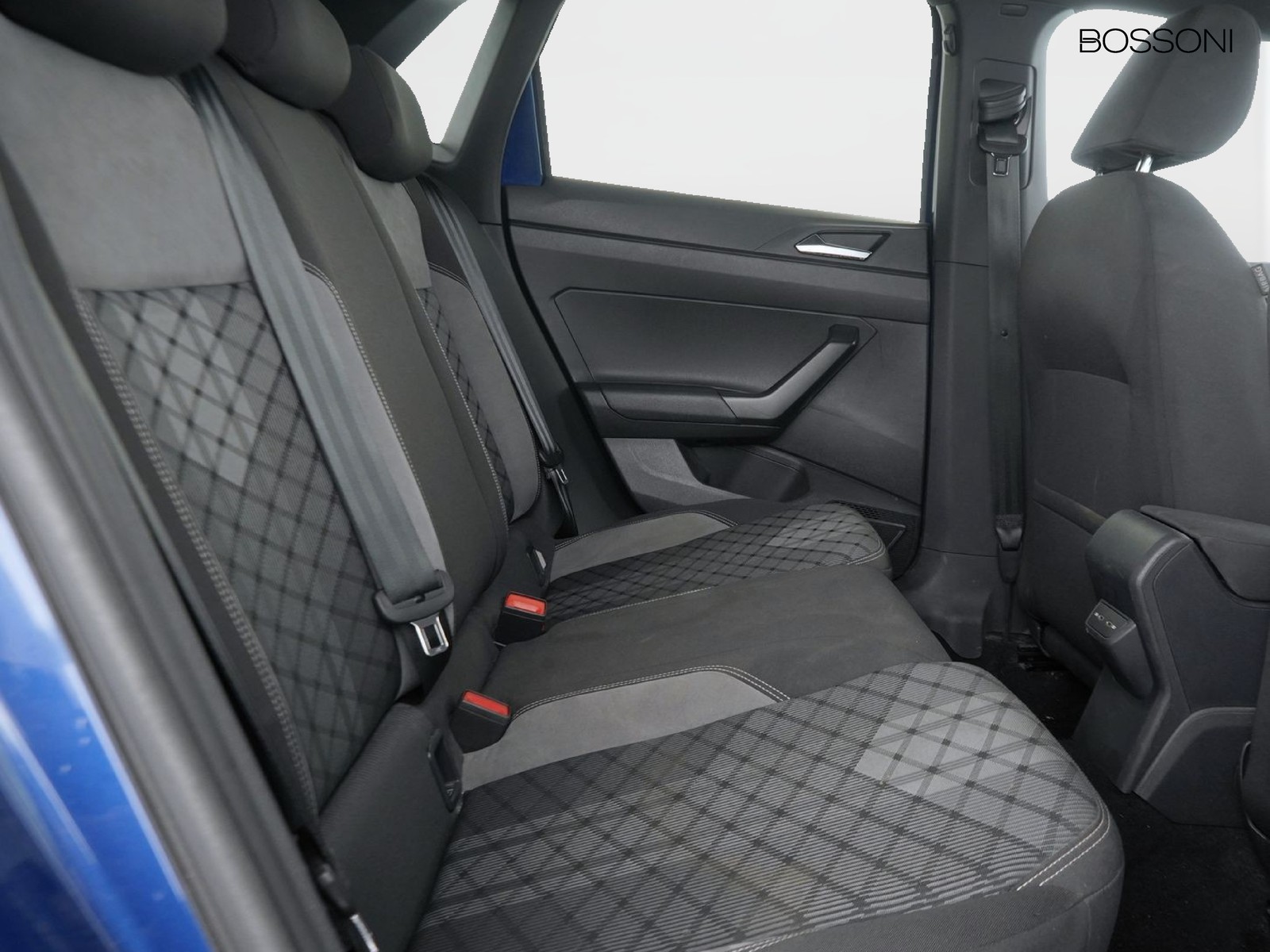 9 - Volkswagen Polo 1.0 tsi 95cv r line