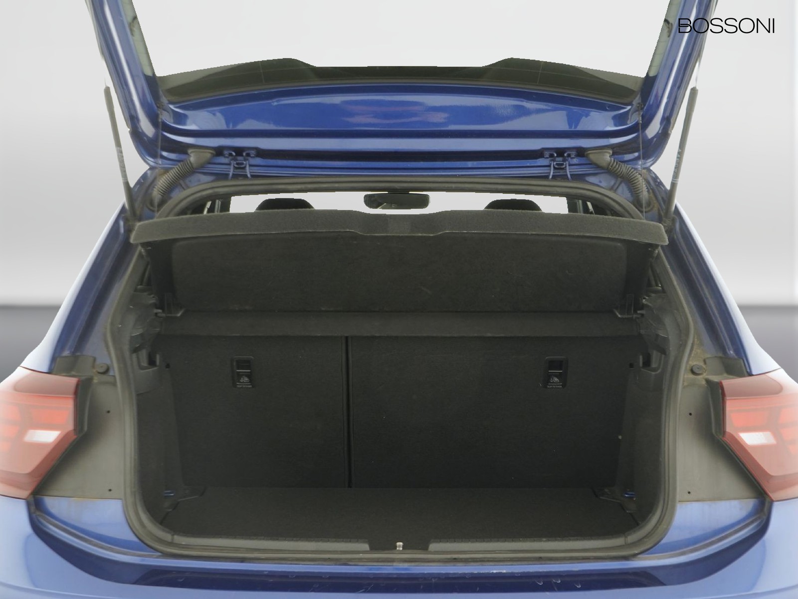 10 - Volkswagen Polo 1.0 tsi 95cv r line