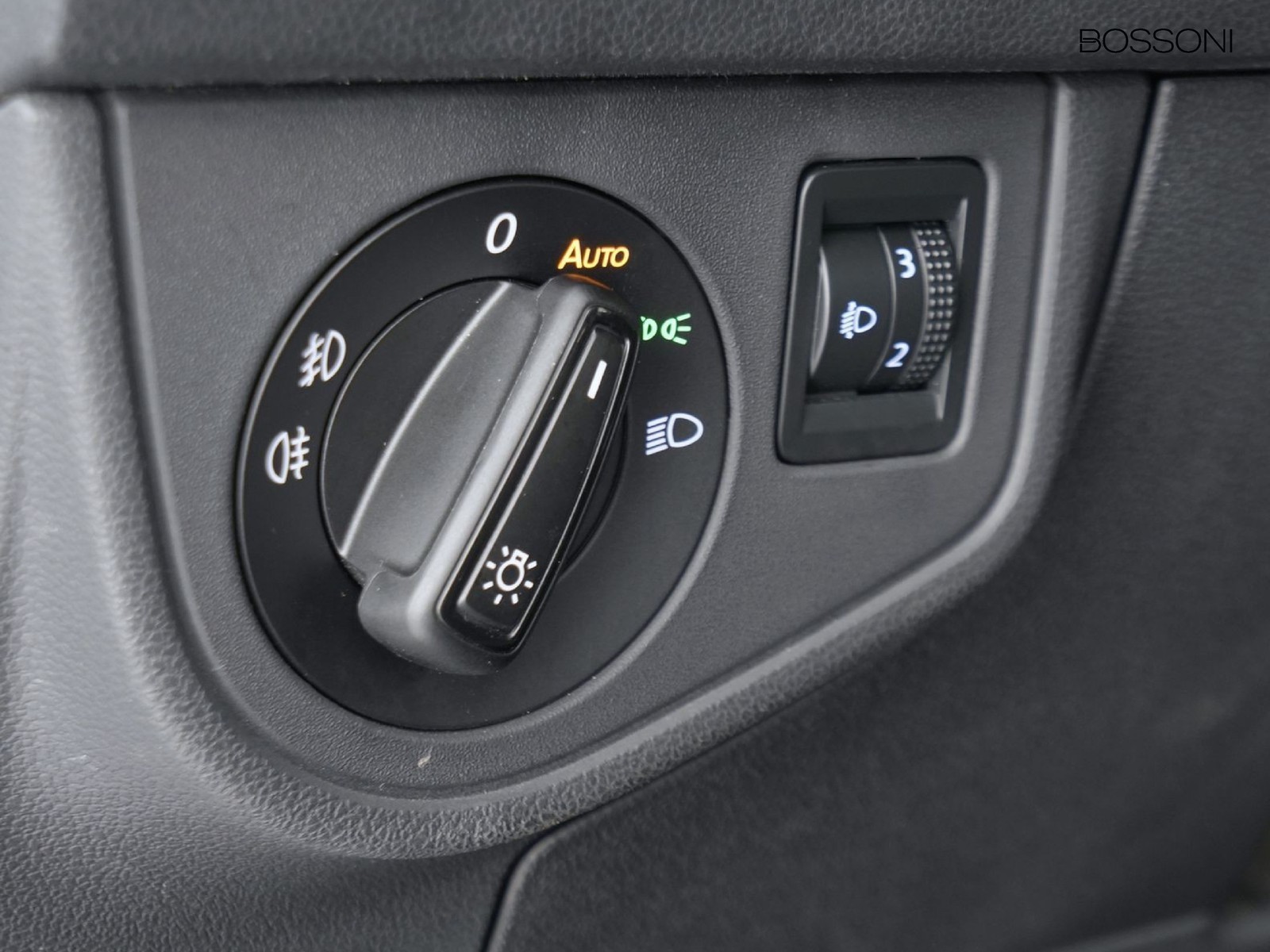 16 - Volkswagen Polo 1.0 tsi 95cv r line