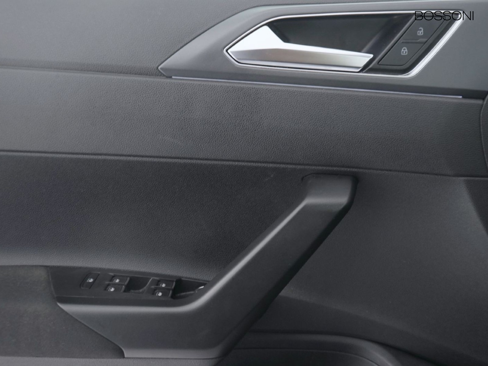 17 - Volkswagen Polo 1.0 tsi 95cv r line