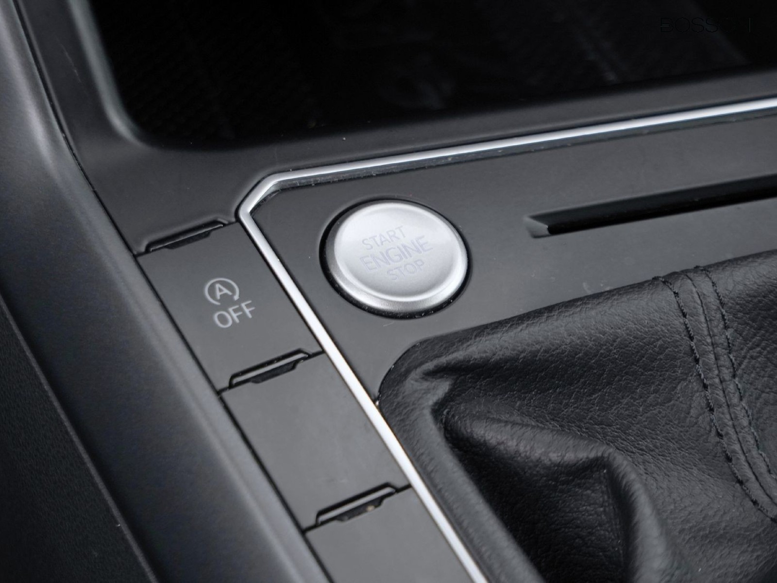 24 - Volkswagen Polo 1.0 tsi 95cv r line