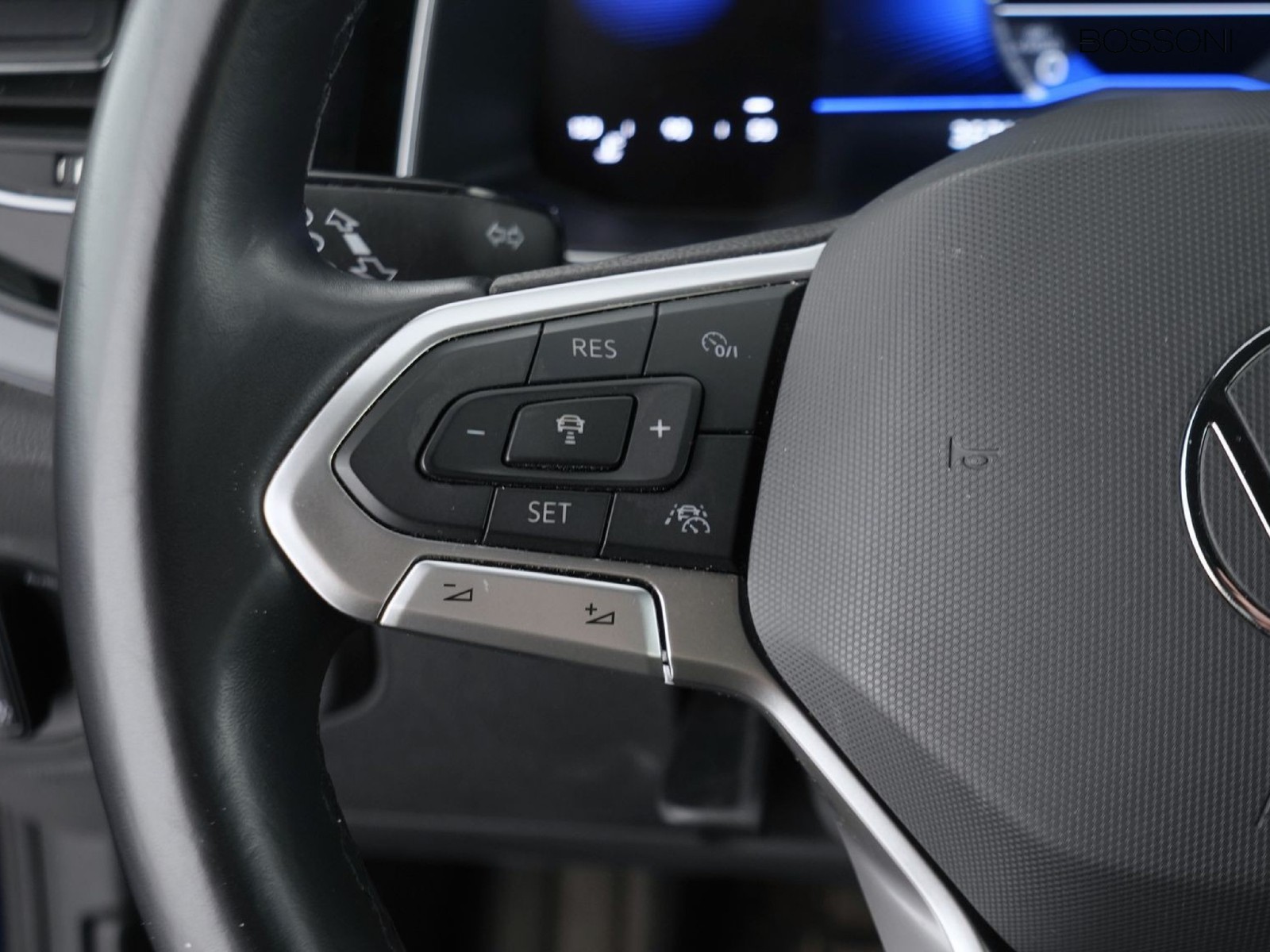 26 - Volkswagen Polo 1.0 tsi 95cv r line