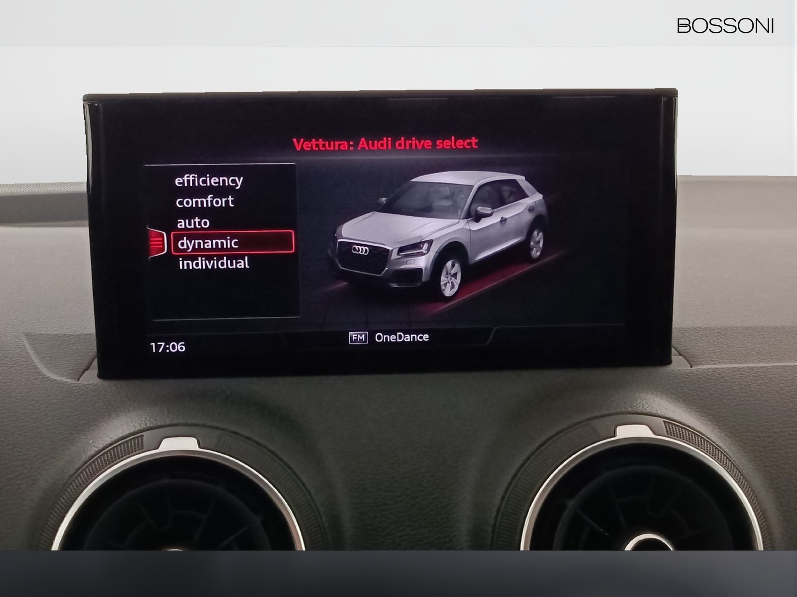 9 - Audi Q2 35 1.5 tfsi admired advanced s tronic