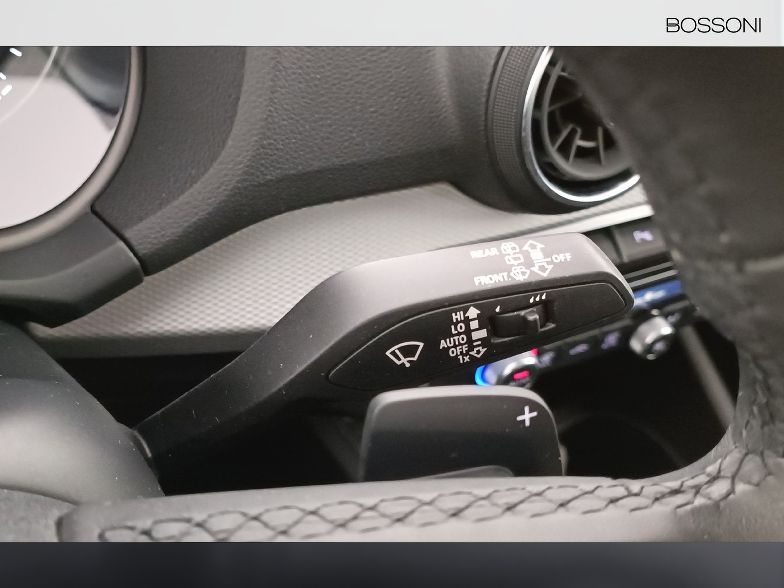 26 - Audi Q2 35 1.5 tfsi admired advanced s tronic