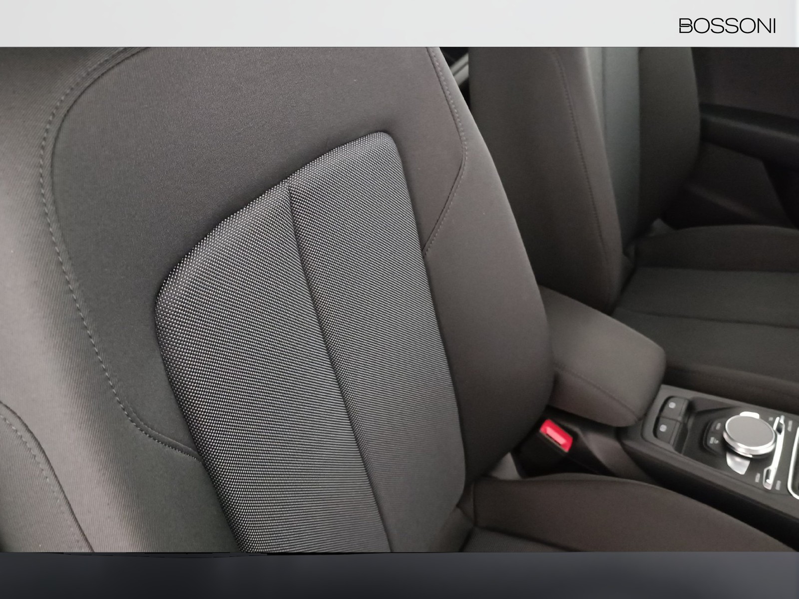 30 - Audi Q2 35 1.5 tfsi admired advanced s tronic