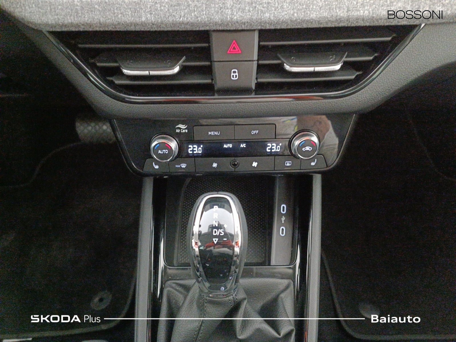 11 - Skoda Kamiq 1.0 tsi 115cv black dots dsg