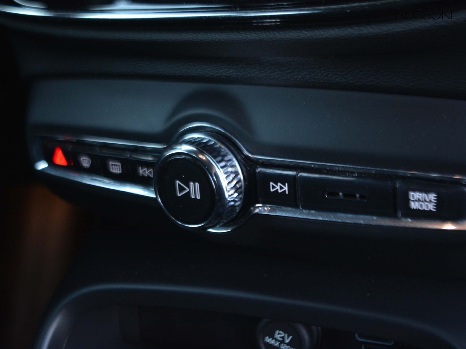 11 - Volvo XC40 1.5 t5 recharge plug-in-hybrid inscription expression geartronic my21