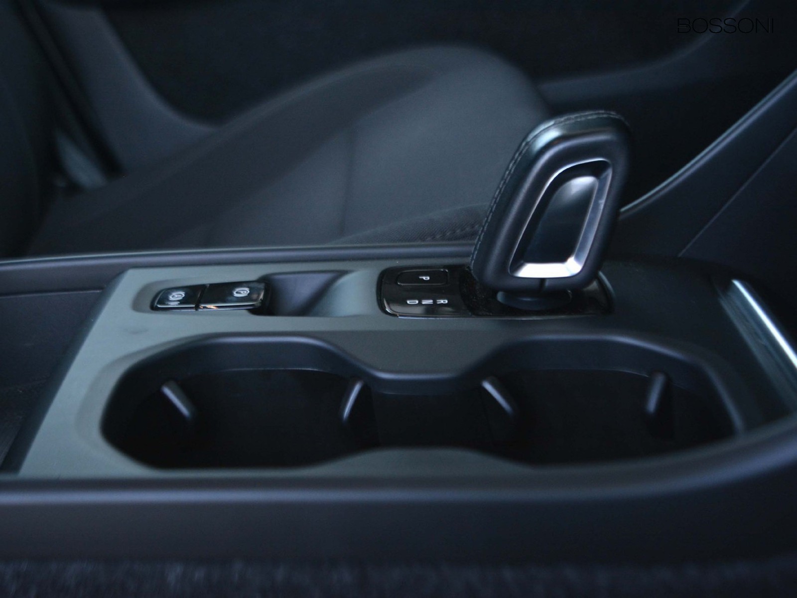 12 - Volvo XC40 1.5 t5 recharge plug-in-hybrid inscription expression geartronic my21