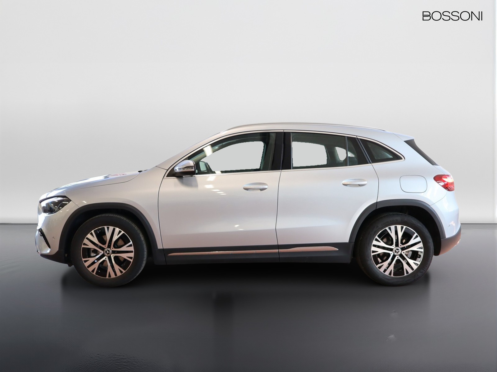 3 - Mercedes GLA 180 d progressive advanced 8g-dct