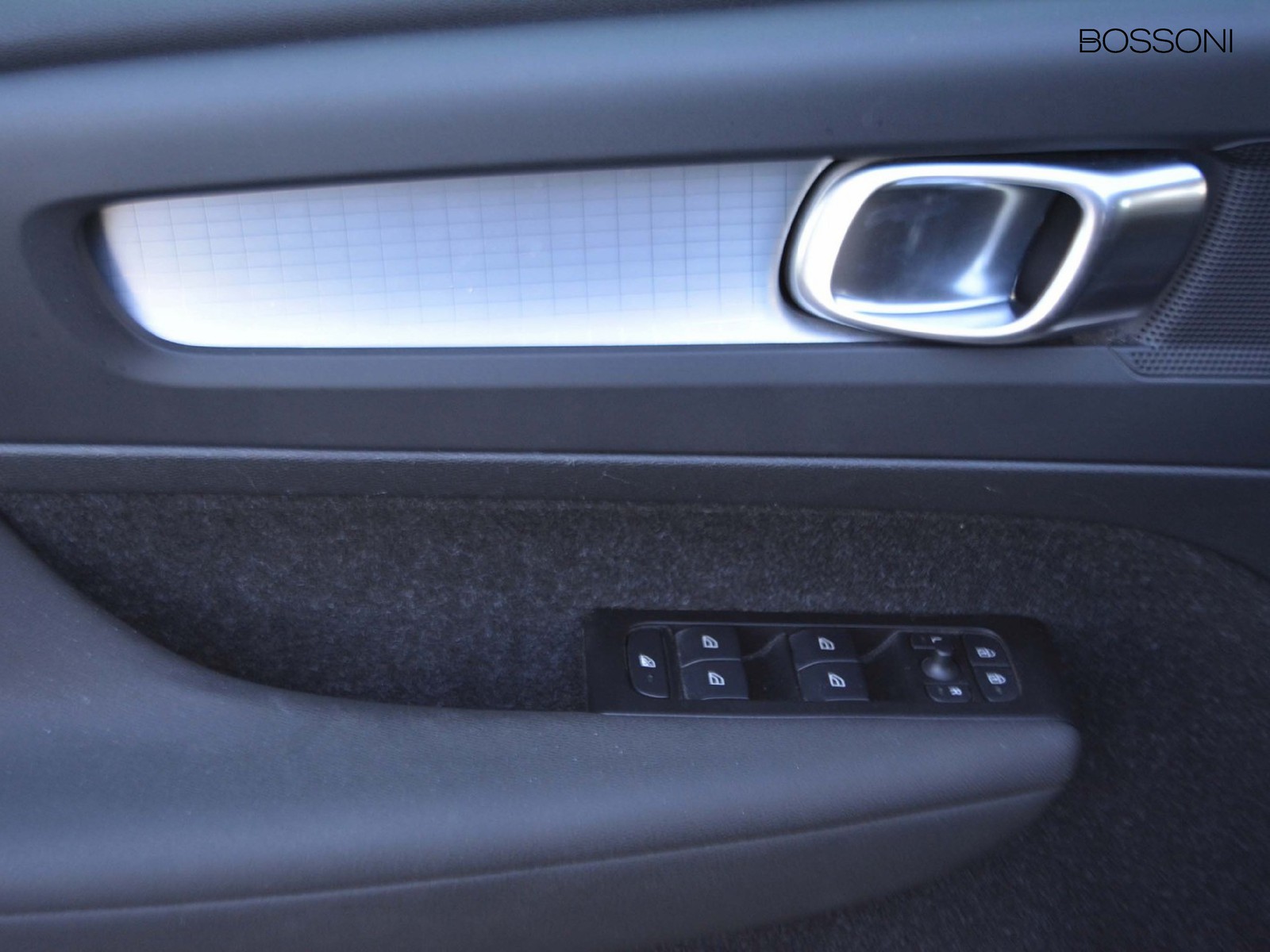 15 - Volvo XC40 1.5 t5 recharge plug-in-hybrid inscription expression geartronic my21