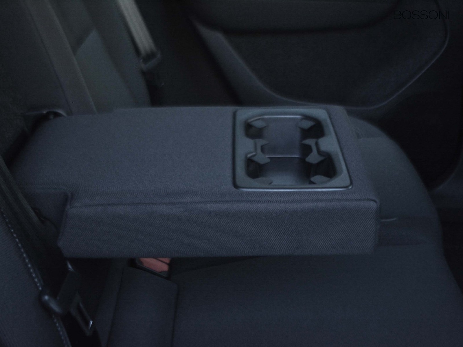 6 - Volvo XC40 1.5 t4 recharge plug-in-hybrid inscription expression geartronic my21