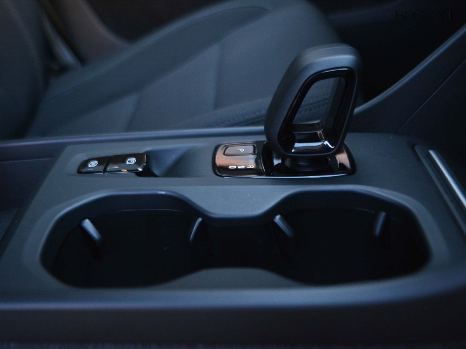 12 - Volvo XC40 1.5 t4 recharge plug-in-hybrid inscription expression geartronic my21