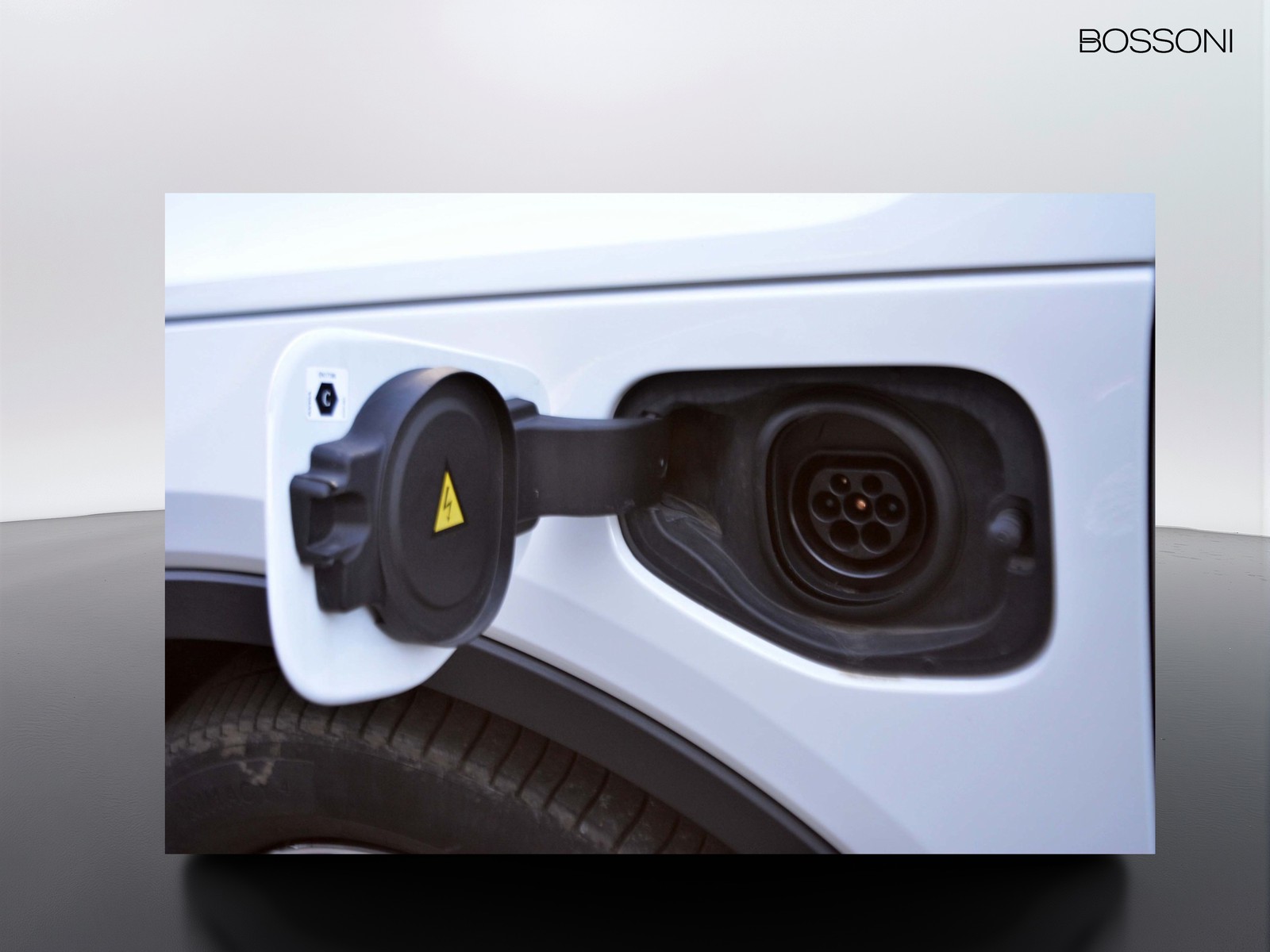 14 - Volvo XC40 1.5 t4 recharge plug-in-hybrid inscription expression geartronic my21