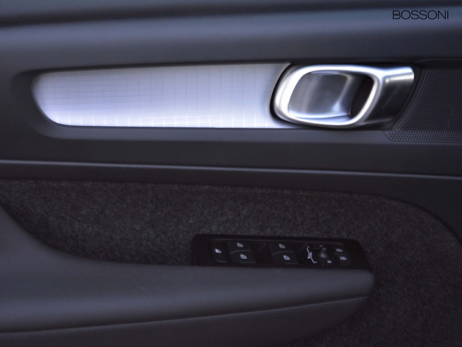 15 - Volvo XC40 1.5 t4 recharge plug-in-hybrid inscription expression geartronic my21