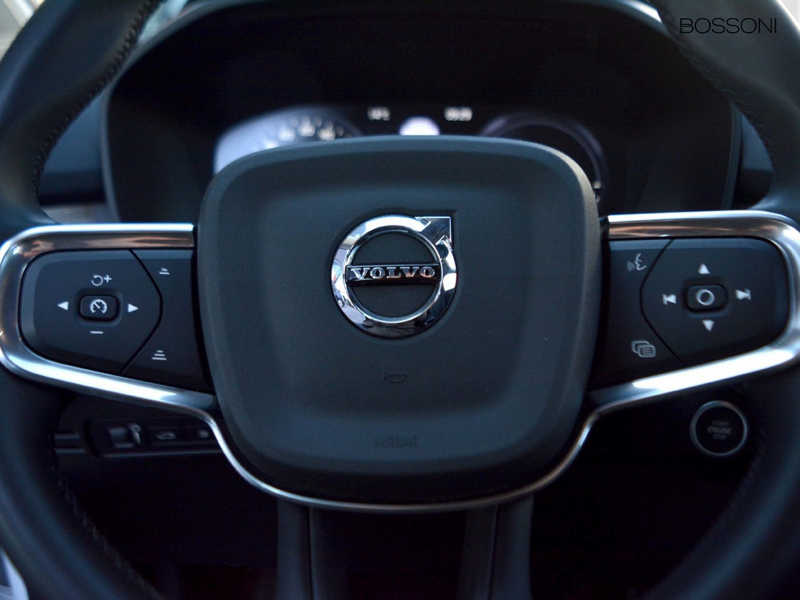 18 - Volvo XC40 1.5 t4 recharge plug-in-hybrid inscription expression geartronic my21