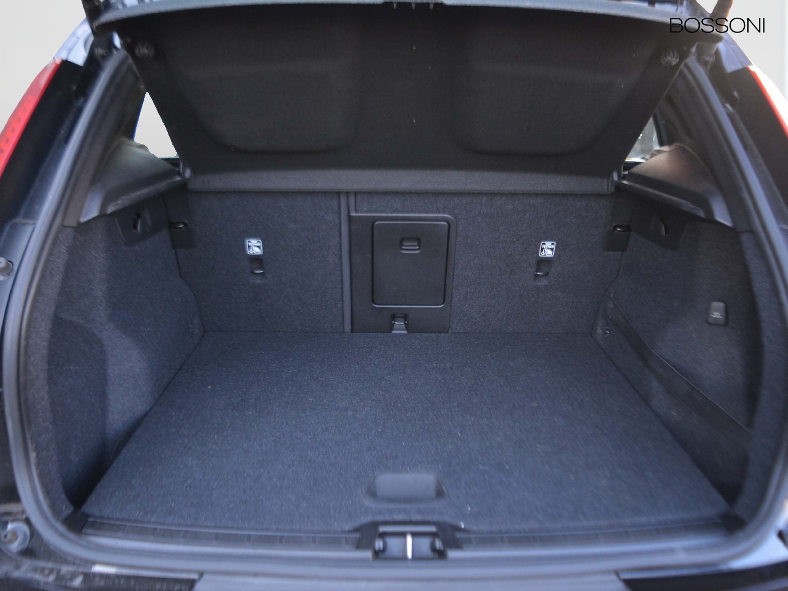 16 - Volvo XC40 1.5 t5 recharge plug-in-hybrid inscription expression geartronic my21