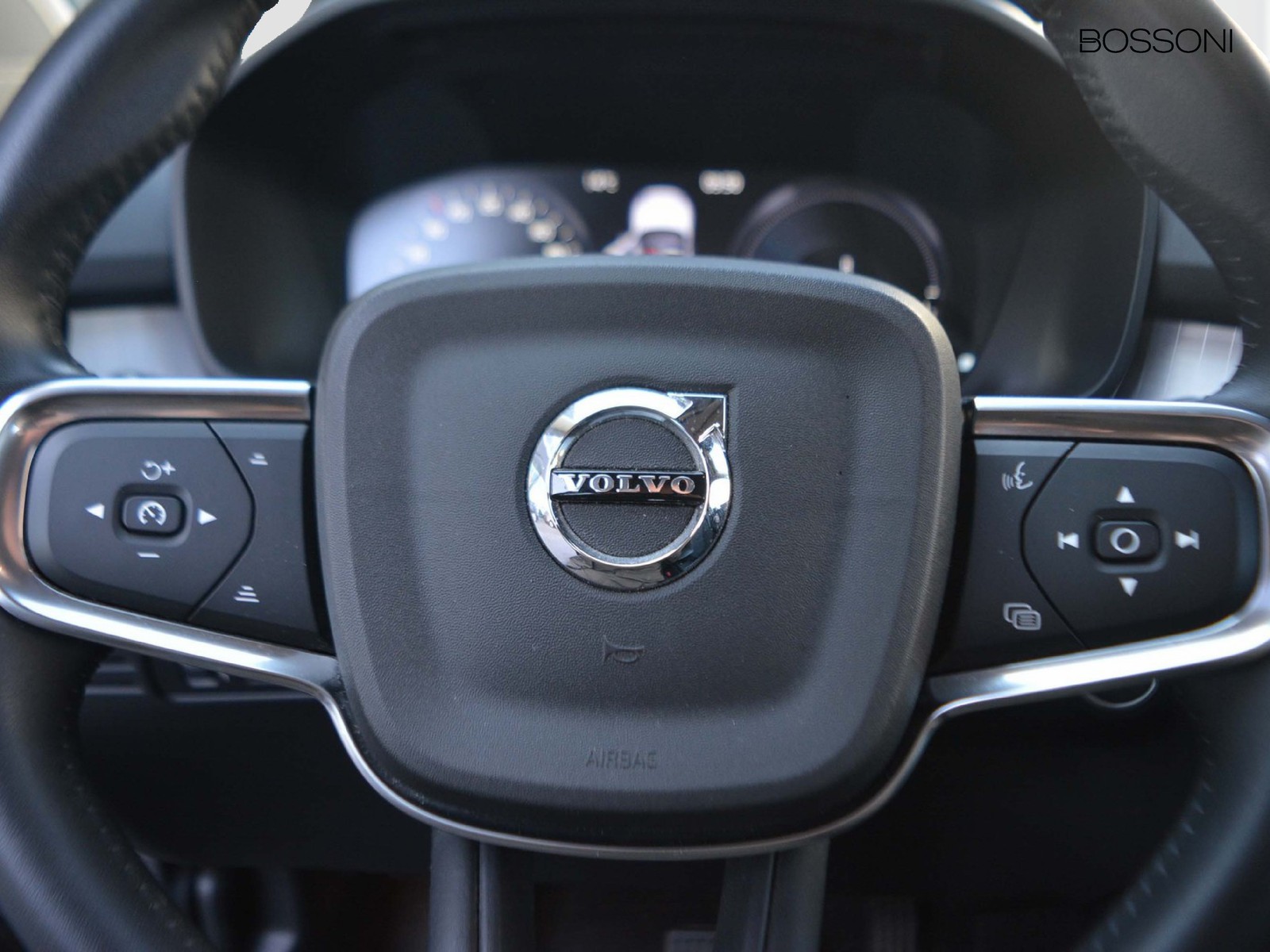 18 - Volvo XC40 1.5 t5 recharge plug-in-hybrid inscription expression geartronic my21