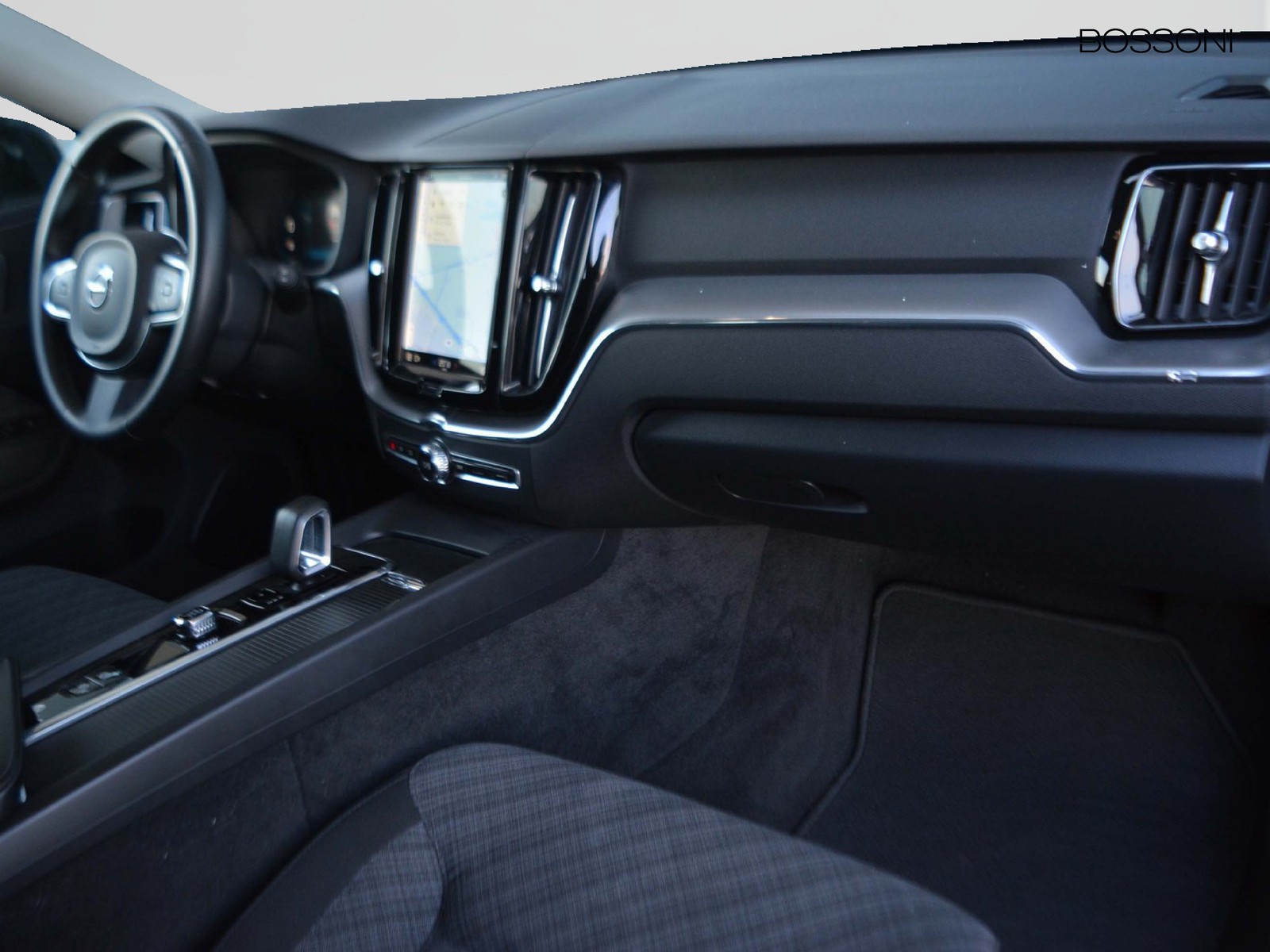 8 - Volvo XC60 2.0 b4 core automatico