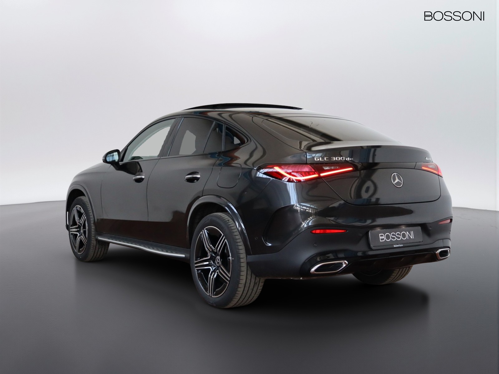 5 - Mercedes GLC coupe 300 de plug in hybrid amg line premium tech 4matic 9g-tronic