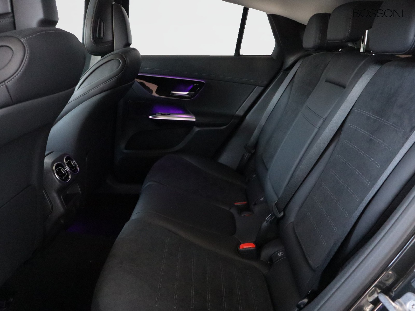 8 - Mercedes GLC coupe 300 de plug in hybrid amg line premium tech 4matic 9g-tronic