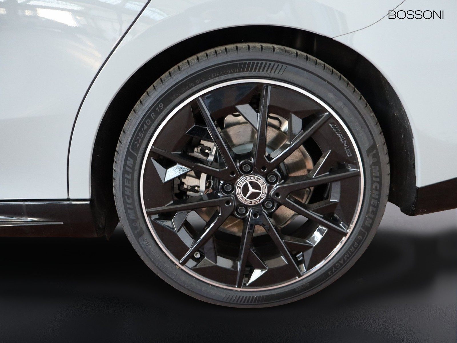 4 - Mercedes CLA 200 premium auto