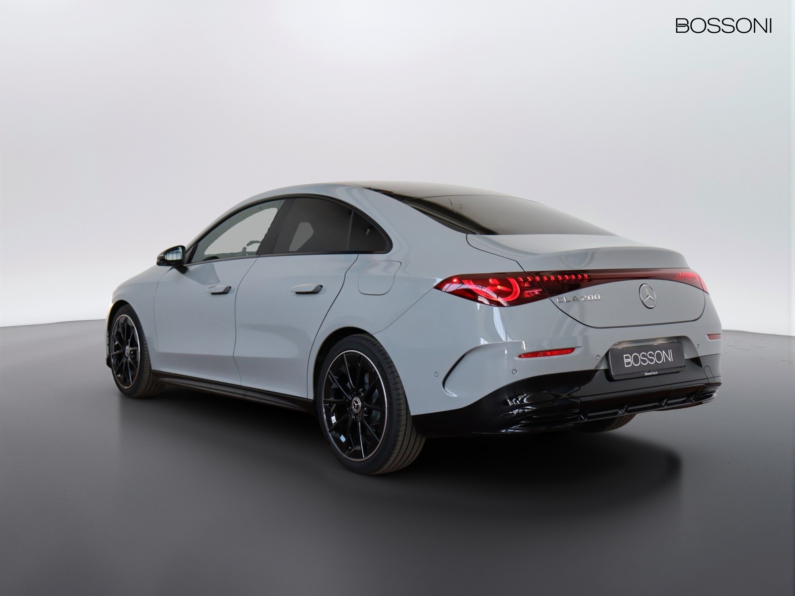 5 - Mercedes CLA 200 premium auto