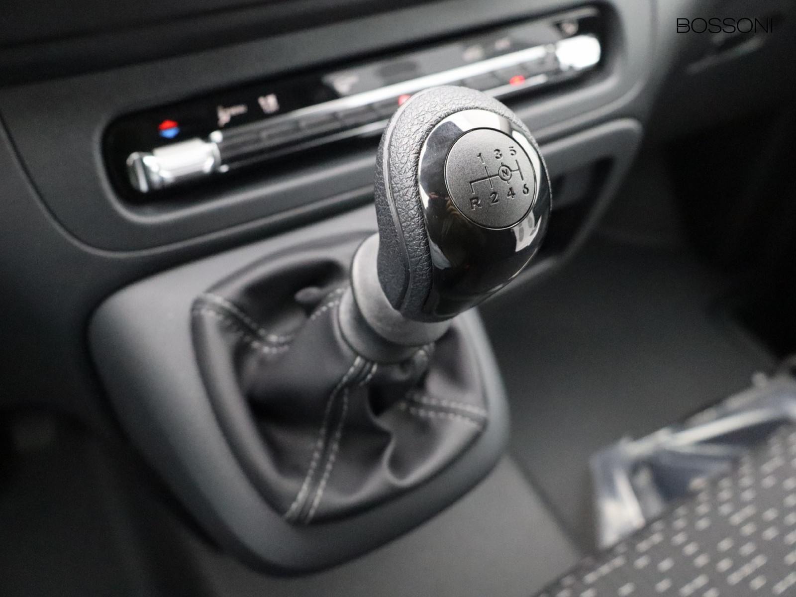 11 - Mercedes Vans Vito furgone 114 cdi long pro