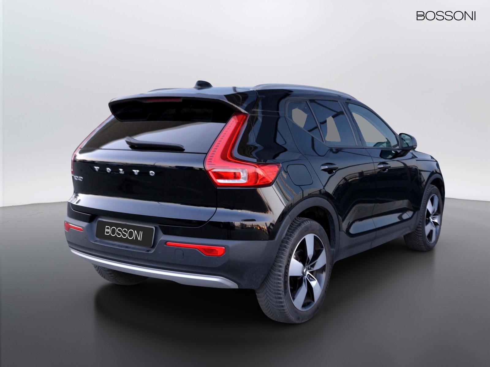 3 - Volvo XC40 1.5 t3 163cv momentum pro geartronic my21