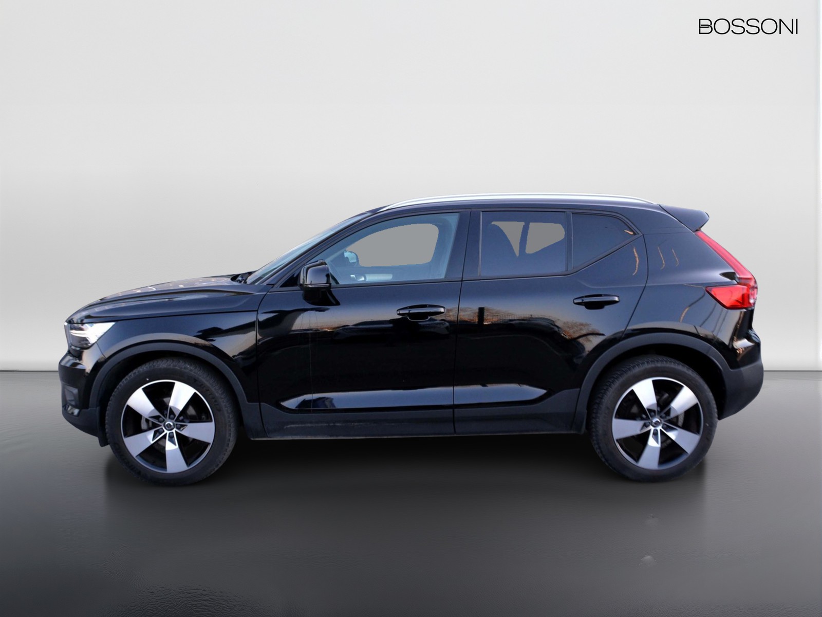 24 - Volvo XC40 1.5 t3 163cv momentum pro geartronic my21
