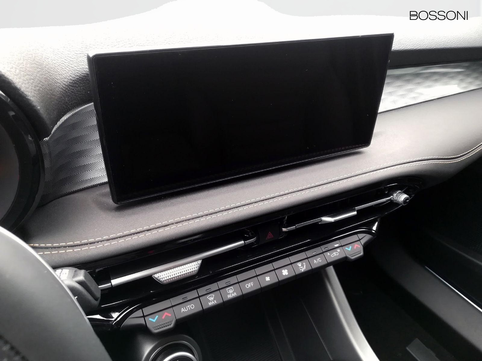 16 - Alfa Romeo Tonale 1.5 hybrid 160cv veloce tct7