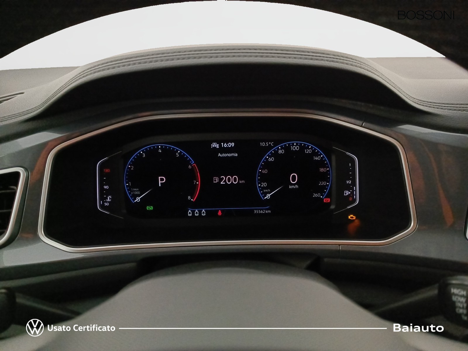 9 - Volkswagen T-Roc 1.5 tsi act style dsg