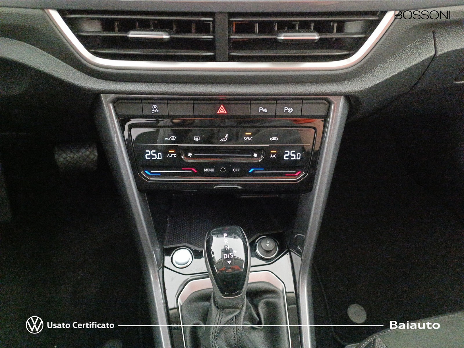 11 - Volkswagen T-Roc 1.5 tsi act style dsg