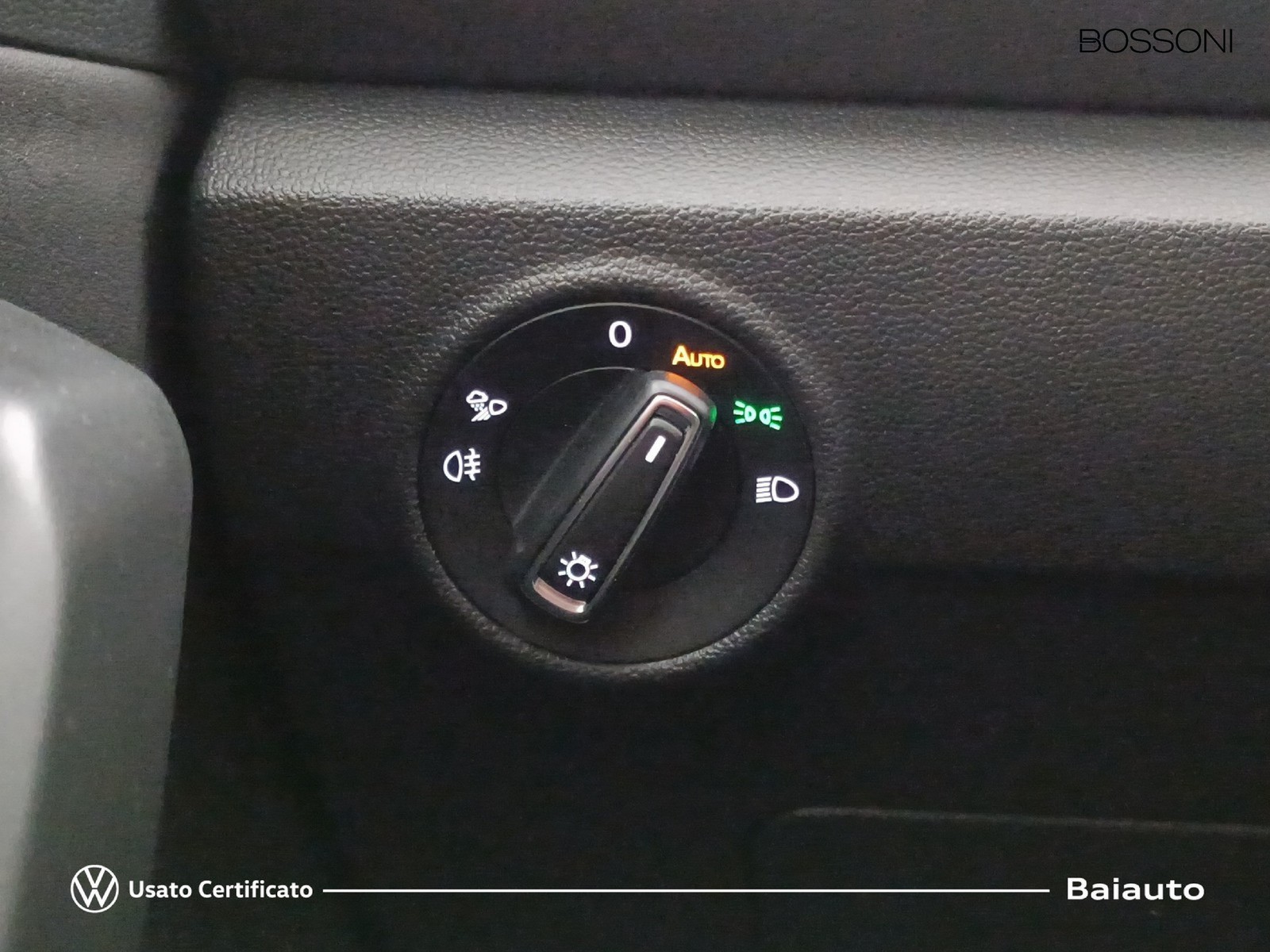 17 - Volkswagen T-Roc 1.5 tsi act style dsg